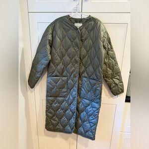 Everlane Long Quilted Liner S